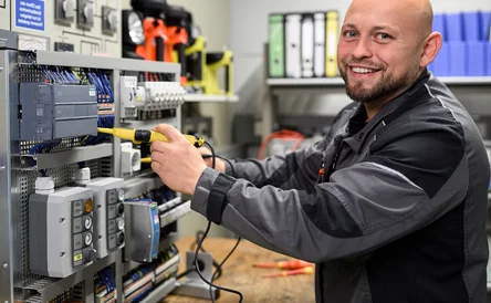 Schroff Ausbildung und Studium bei nVent Career page