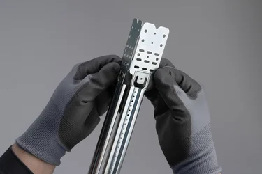 TSGB812UK, TSGB1624UK, Telescoping Screw Gun Box Bracket