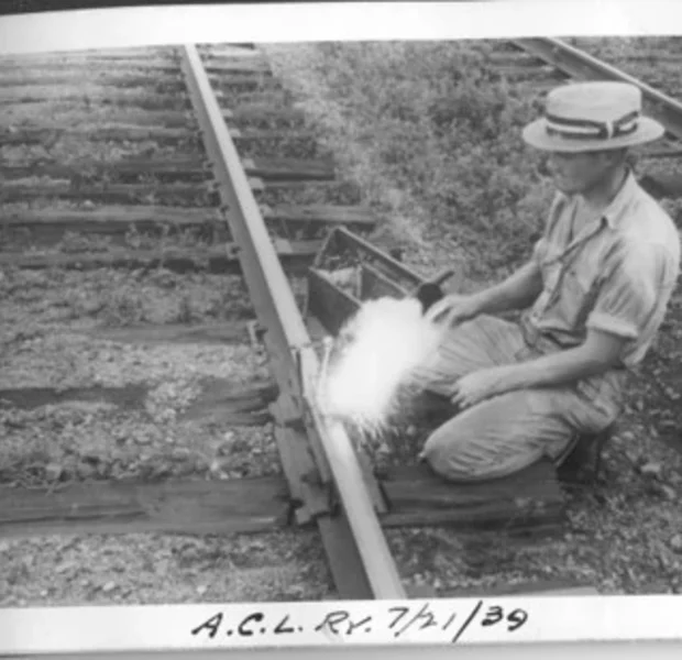 Rail bond2.jpg image